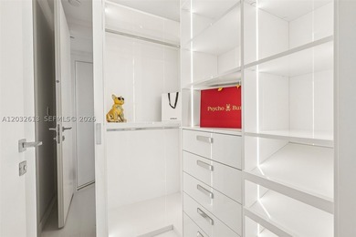 Experience luxury living in this brand-new never lived in,fully - photo 19