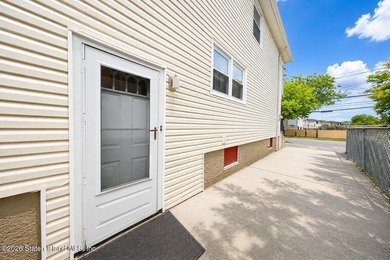 Well-maintained single-family home offering 3 bedrooms and 2 - photo 21