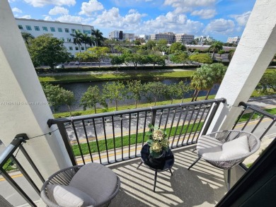 Lake Condo For Sale in Doral, Florida