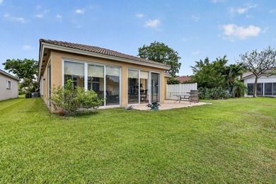 Live the Coral Lakes lifestyle in this beautifully appointed 3 - photo 52