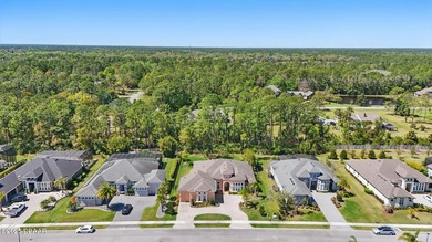Step into refined elegance with this stunning 5-bedroom, 4 - photo 5
