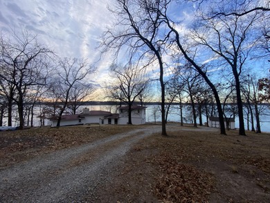 Grand Lake O the Cherokees Home For Sale in Jay Oklahoma