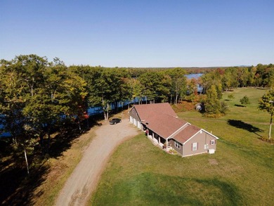 End-of-the-road privacy meets stunning riverfront living in this - photo 32