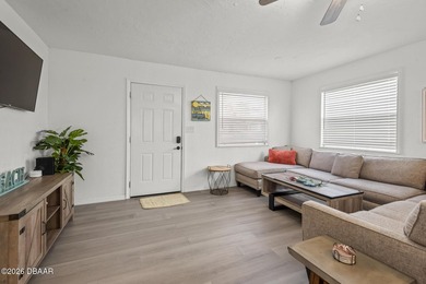 Investor's Dream - Newly Updated Property with Income Potential! - photo 4