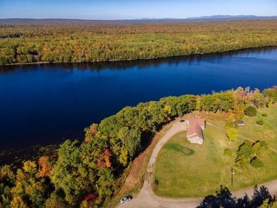 End-of-the-road privacy meets stunning riverfront living in this - photo 47
