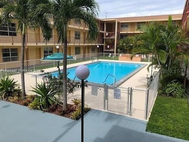 1 bd 1 bth ground floor condo in the heart of Miami. Tile floor - photo 5