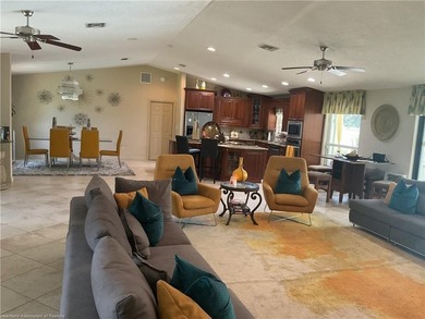 Stunning 5BR 3.5BA Pool home located on the Premier Golf Course - photo 7