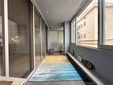 Discover the ultimate urban sanctuary in the heart of Downtown - photo 15