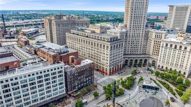 Experience true downtown living in this stunning 2-beds, 2-baths - photo 37