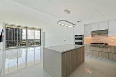 Virtually Staged. Every great city has a residence that captures - photo 3