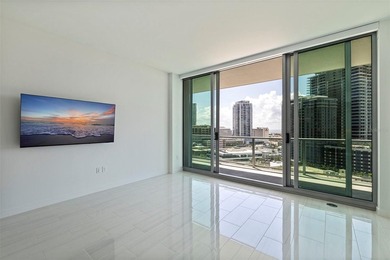 Virtually Staged. Every great city has a residence that captures - photo 9