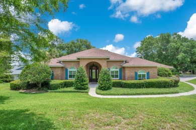 Lake Home For Sale in Apopka, Florida