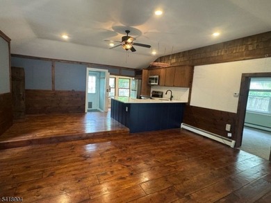 Charming 2 bedroom ranch located in beautiful Cozy Lake. Home - photo 10