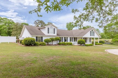Luxury on 14.5 private acres, this stunning estate offers 5,000 - photo 1