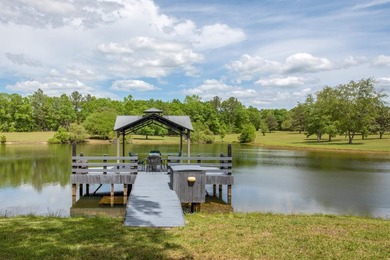 Luxury on 14.5 private acres, this stunning estate offers 5,000 - photo 3