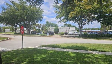 REDUCED! READY TO SELL! BESTLOCATION!! Corner unit w/garage on - photo 13