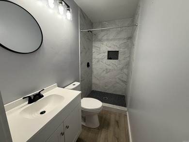 Welcome to this spacious 3 bedroom 3 bathroom home! This home - photo 9