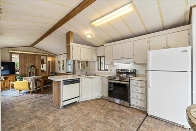 Tucked into a quiet, well maintained neighborhood with low HOA - photo 13