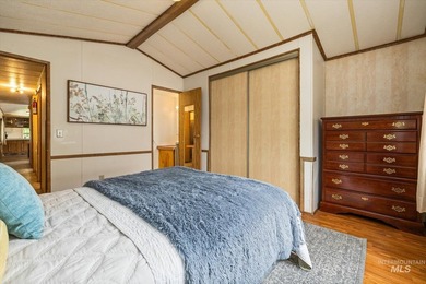 Tucked into a quiet, well maintained neighborhood with low HOA - photo 19