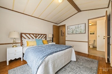 Tucked into a quiet, well maintained neighborhood with low HOA - photo 20