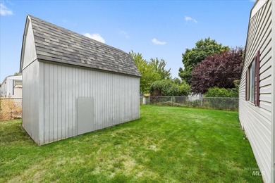 Tucked into a quiet, well maintained neighborhood with low HOA - photo 30