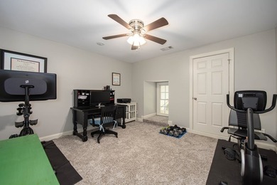 Welcome to 4944 Turnberry Lane in Columbus - a beautifully - photo 35