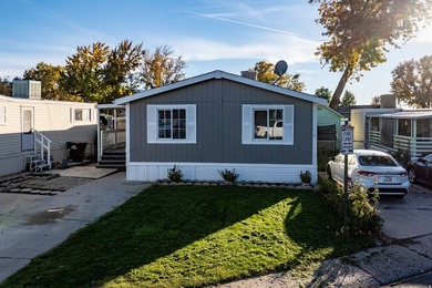 NEW ROOF WITH FULL PRICE OFFER! This beautifully updated home - photo 7