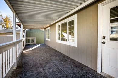 NEW ROOF WITH FULL PRICE OFFER! This beautifully updated home - photo 9
