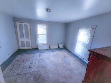 Duplex with 2 apartments. Whether you're a first-time home buyer - photo 10