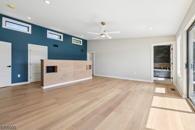 Welcome to an exceptional luxury retreat in sought-after West - photo 11