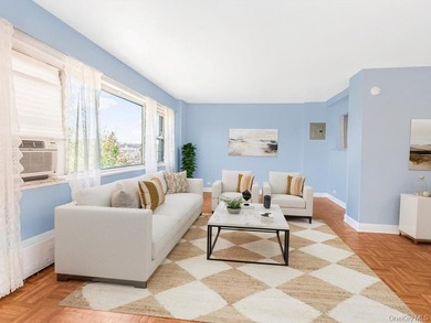 Welcome to 2 Fordham Hill Oval #5B. Move-In ready. As you enter - photo 2