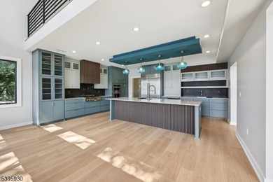 Welcome to an exceptional luxury retreat in sought-after West - photo 13