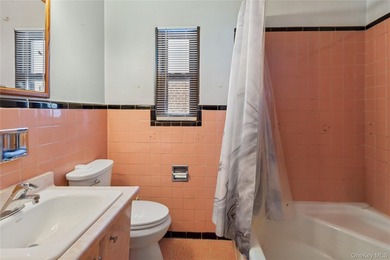 Charming Detached Home with Expansion Potential in Country Club - photo 15