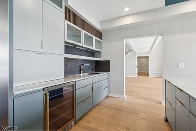 Welcome to an exceptional luxury retreat in sought-after West - photo 17