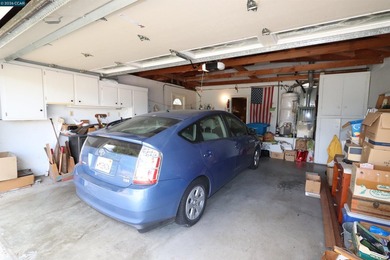 Fixer upper! Contractor special. Check your comps and you will - photo 22