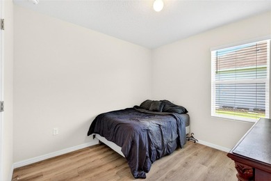 Welcome to this beautifully maintained 4-bedroom, 2-bathroom - photo 5