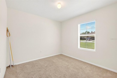 Welcome to this beautifully maintained 4-bedroom, 2-bathroom - photo 6
