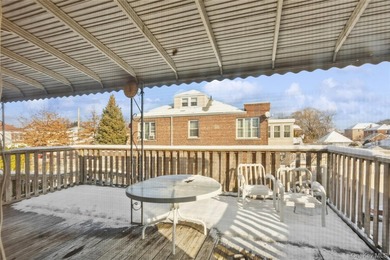 Charming Detached Home with Expansion Potential in Country Club - photo 26