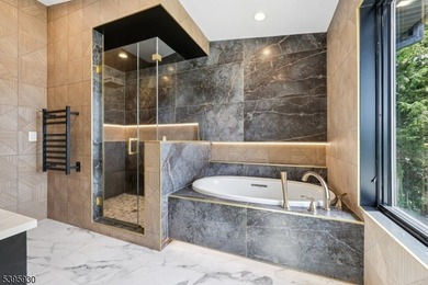 Welcome to an exceptional luxury retreat in sought-after West - photo 28