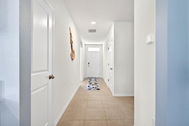 Welcome to this beautifully maintained 4-bedroom, 2-bathroom - photo 10