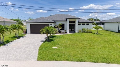 Welcome to your Cape Coral waterfront retreat! This beautifully - photo 3