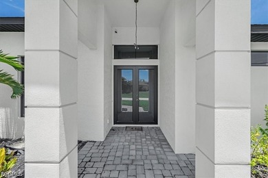 Welcome to your Cape Coral waterfront retreat! This beautifully - photo 4