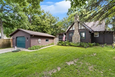 Lake Koshkonong Home Active Under Contract in Edgerton Wisconsin