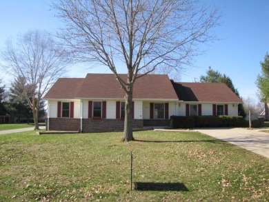 Great Location! This 3BR 2BA Ranch Home offers a HUGE Den - Lake Home For Sale in Somerset, Kentucky