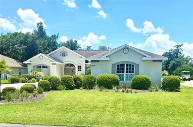 Live where you play! Large 3/2/2 POOL HOME located directly on a - photo 2