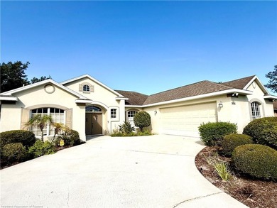 Live where you play! Large 3/2/2 POOL HOME located directly on a - photo 4