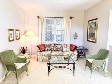 Live where you play! Large 3/2/2 POOL HOME located directly on a - photo 7
