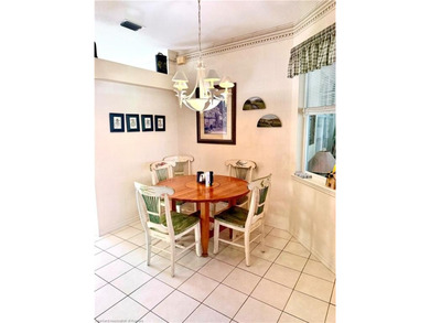 Live where you play! Large 3/2/2 POOL HOME located directly on a - photo 10