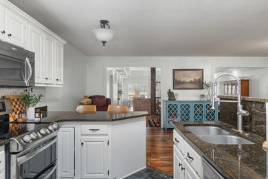 Welcome to your year-round waterfront getaway on Shoal Creek! - photo 8