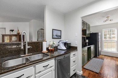 Welcome to your year-round waterfront getaway on Shoal Creek! - photo 9